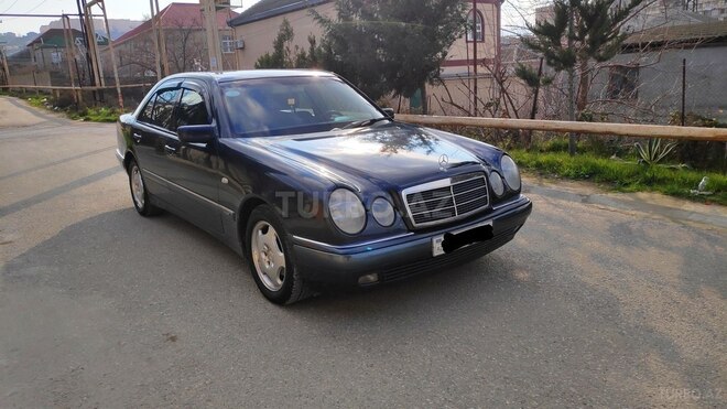 Mercedes E 240 1999, 250,000 km - 2.4 l - Bakı