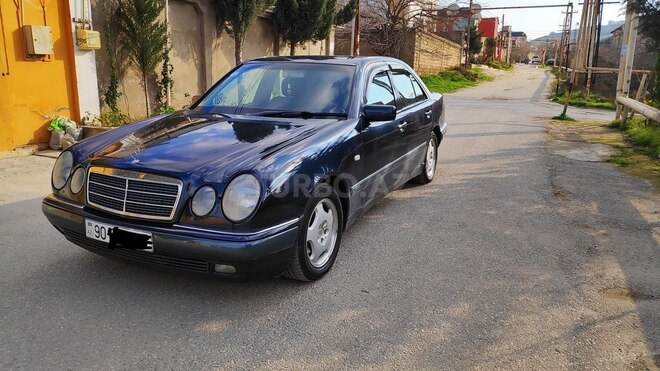 Mercedes E 240 1999, 250,000 km - 2.4 l - Bakı