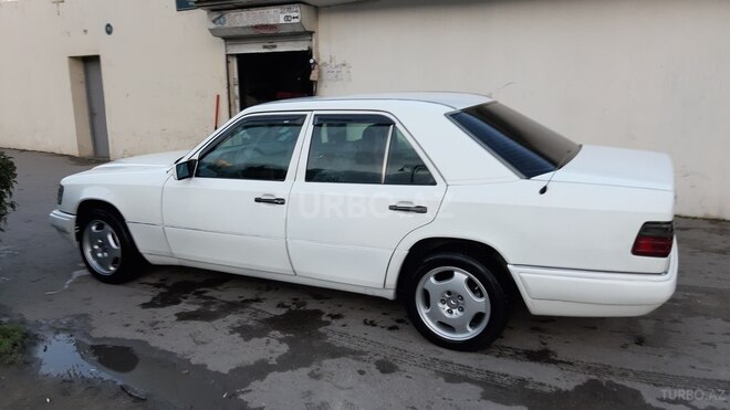 Mercedes E 220 1994, 425,000 km - 2.2 l - Bakı