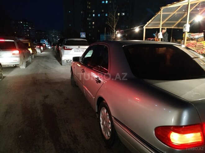 Mercedes E 240 1999, 501,000 km - 2.6 л - Bakı