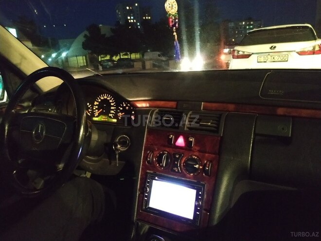 Mercedes E 240 1999, 501,000 km - 2.6 л - Bakı