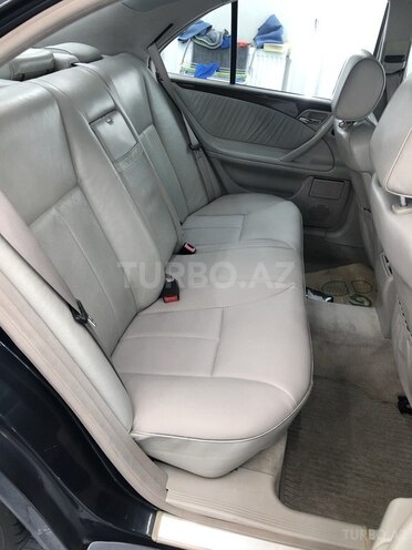 Mercedes E 220 2000, 254,000 km - 2.2 l - Bakı