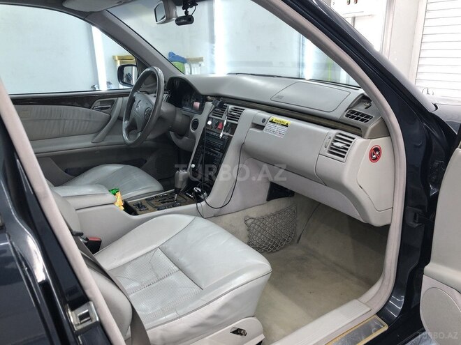 Mercedes E 220 2000, 254,000 km - 2.2 l - Bakı