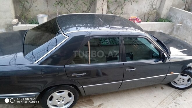 Mercedes E 200 1993, 536,660 km - 2.0 l - Bakı