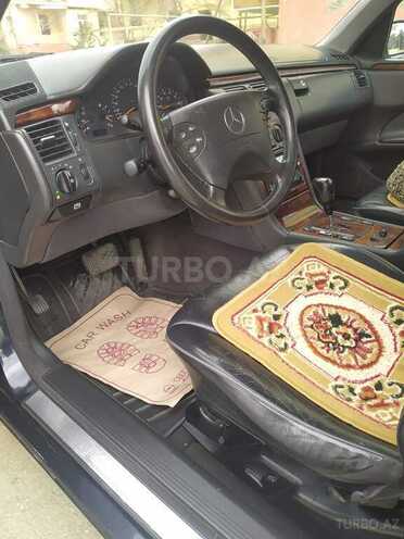 Mercedes E 240 2000, 239,528 km - 2.6 л - Qəbələ