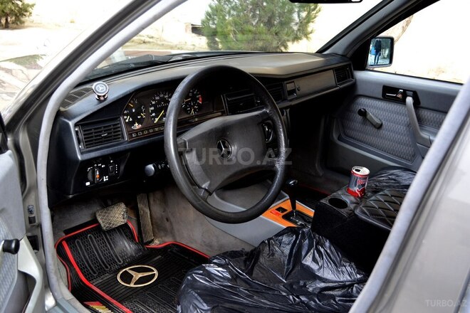 Mercedes 190 1991, 323,000 km - 2.3 l - Bakı