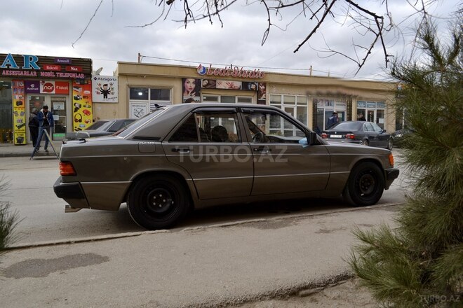 Mercedes 190 1991, 323,000 km - 2.3 l - Bakı