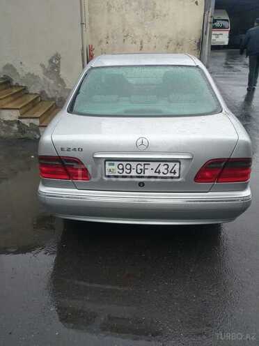 Mercedes E 240 2000, 240,000 km - 2.6 l - Qax