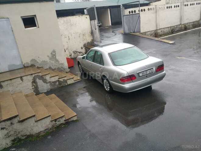 Mercedes E 240 2000, 240,000 km - 2.6 l - Qax