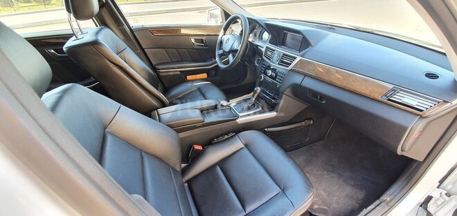 Mercedes E 220 2009, 138,077 km - 2.2 l - Bakı