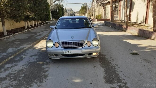 Mercedes E 270 2001, 398,000 km - 2.7 l - Bakı