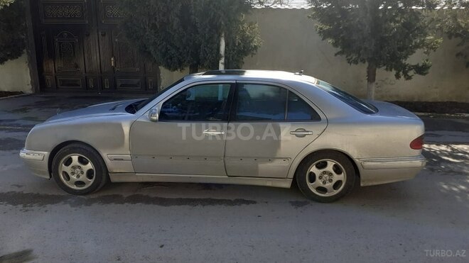 Mercedes E 270 2001, 398,000 km - 2.7 l - Bakı