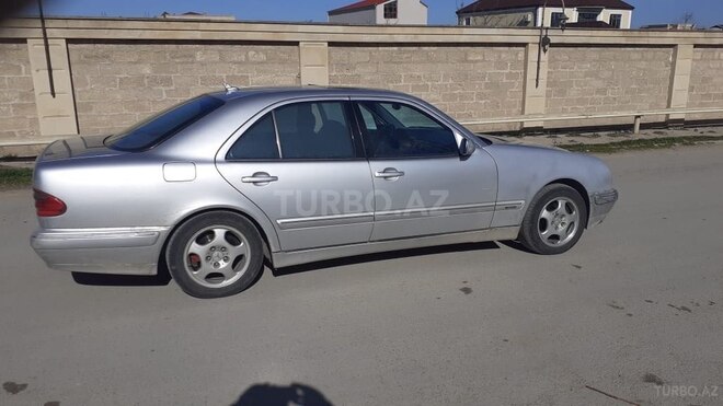 Mercedes E 270 2001, 398,000 km - 2.7 l - Bakı
