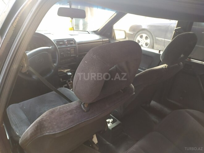 Opel Vectra 1995, 258,000 km - 2.0 l - Bakı