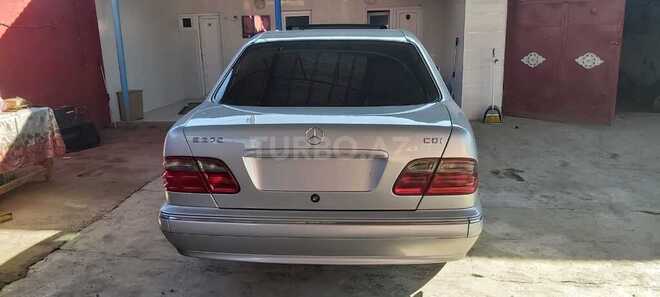 Mercedes E 270 2000, 273,000 km - 2.7 l - Bərdə