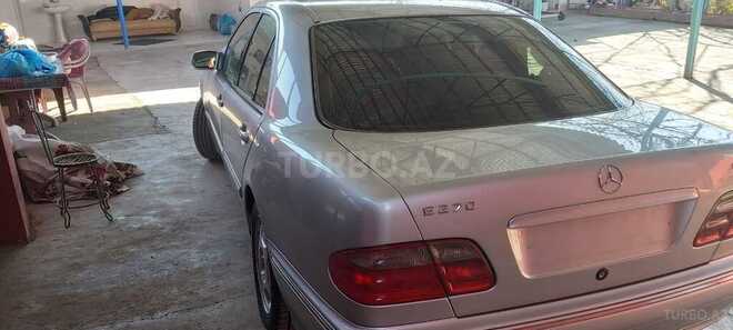 Mercedes E 270 2000, 273,000 km - 2.7 l - Bərdə