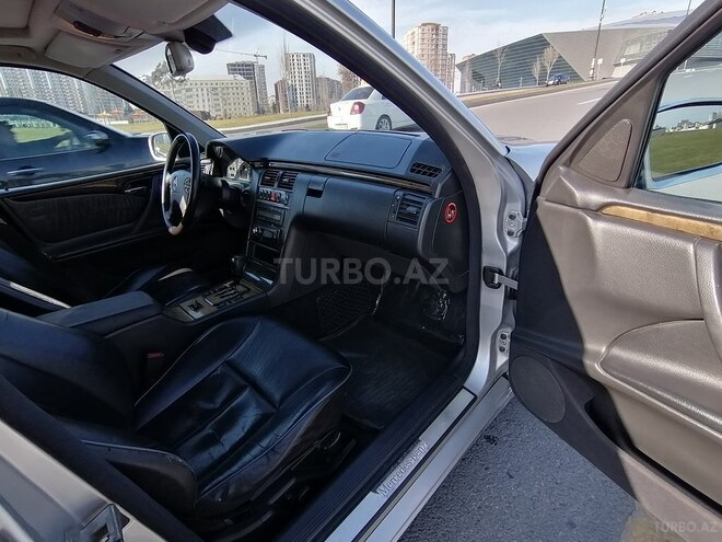 Mercedes E 280 1999, 380,000 km - 2.8 l - Bakı