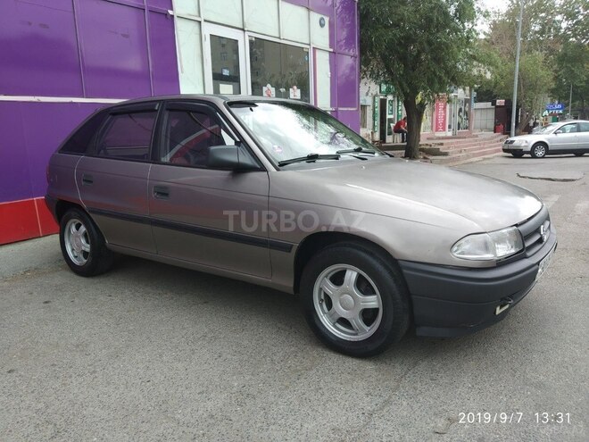 Opel Astra 1992, 311,200 km - 1.4 l - Bakı