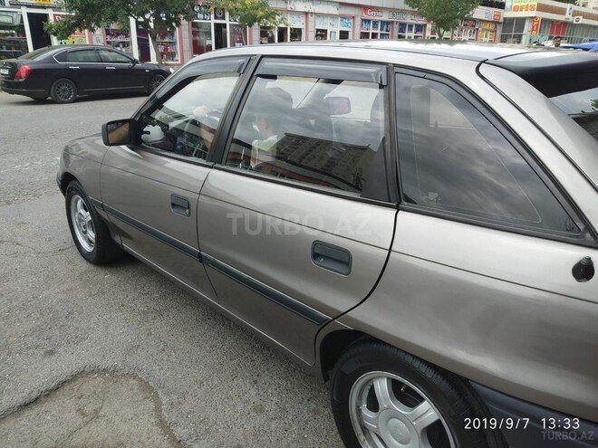Opel Astra 1992, 311,200 km - 1.4 l - Bakı
