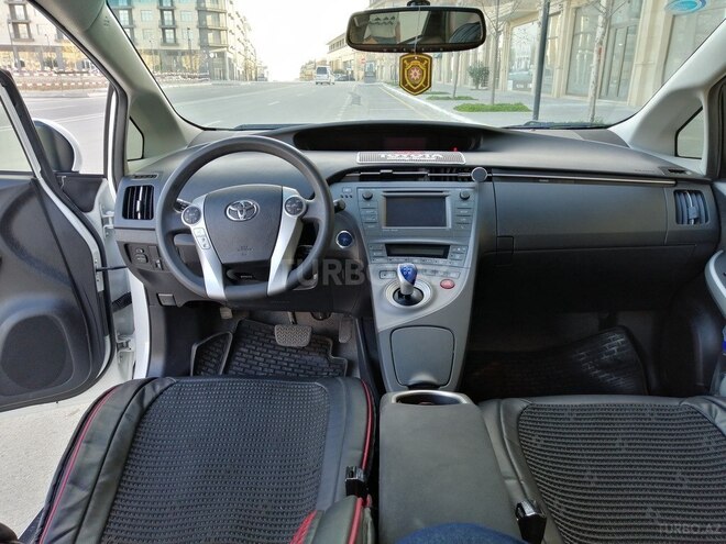 Toyota Prius 2013, 110,000 km - 1.8 l - Bakı