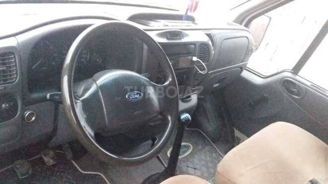 Ford Transit 2002, 285,396 km - 2.5 л - Quba