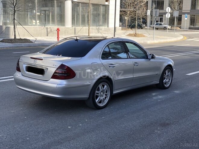 Mercedes E 220 2004, 275,000 km - 2.2 l - Bakı