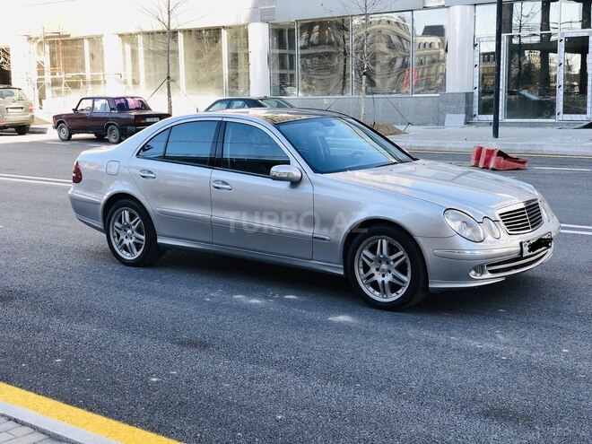 Mercedes E 220 2004, 275,000 km - 2.2 l - Bakı