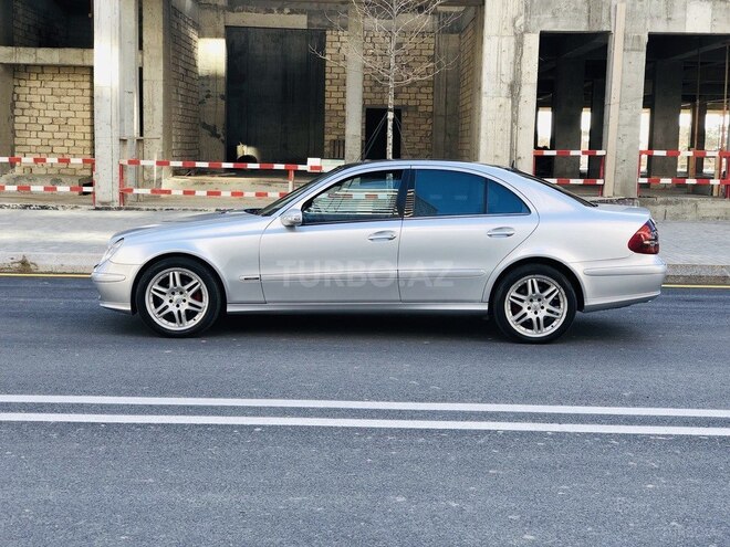 Mercedes E 220 2004, 275,000 km - 2.2 l - Bakı