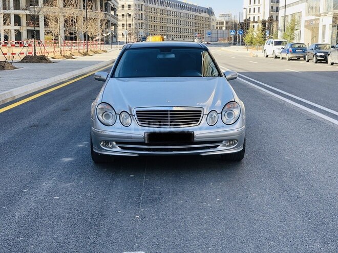 Mercedes E 220 2004, 275,000 km - 2.2 l - Bakı