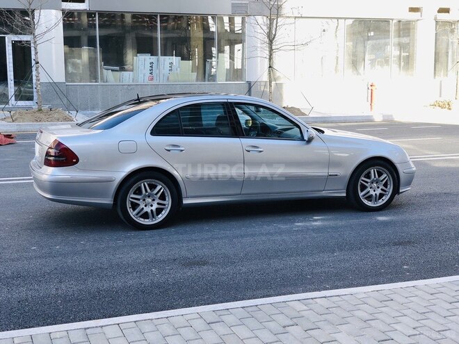 Mercedes E 220 2004, 275,000 km - 2.2 l - Bakı