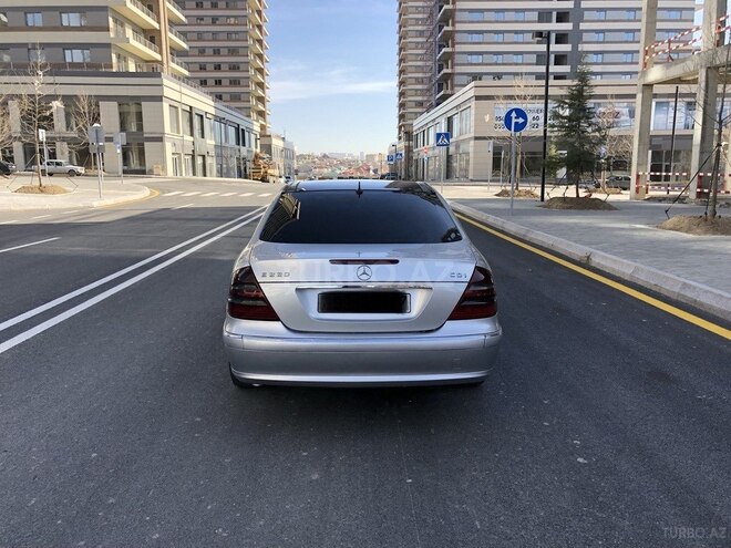 Mercedes E 220 2004, 275,000 km - 2.2 l - Bakı