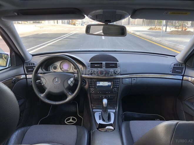 Mercedes E 220 2004, 275,000 km - 2.2 l - Bakı