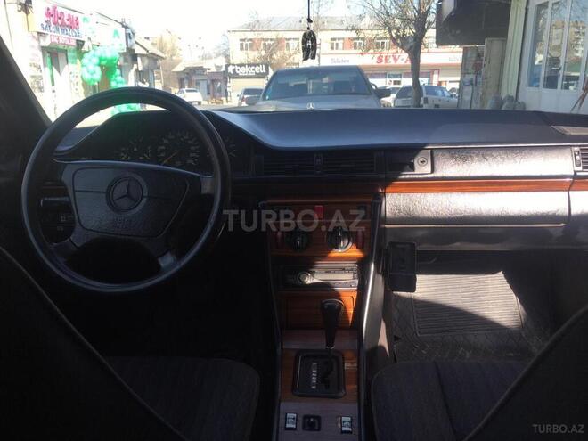 Mercedes E 250 1992, 333,000 km - 2.5 л - Bakı