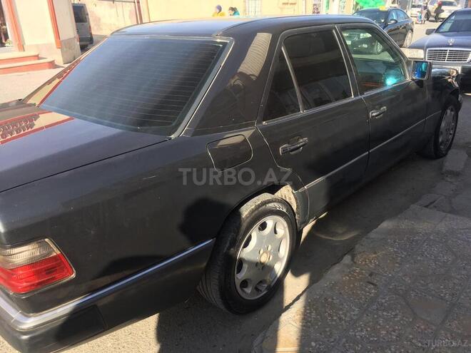 Mercedes E 250 1992, 333,000 km - 2.5 л - Bakı