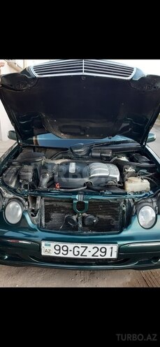Mercedes E 220 2000, 323,532 km - 2.2 л - Biləsuvar