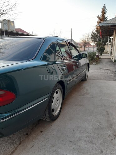 Mercedes E 220 2000, 323,532 km - 2.2 л - Biləsuvar