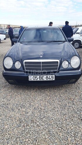 Mercedes E 240 1999, 317,000 km - 2.4 l - Ağstafa