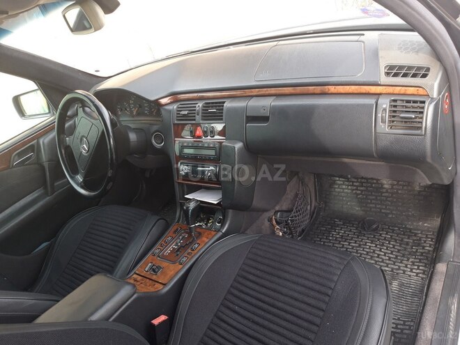 Mercedes E 240 1999, 317,000 km - 2.4 l - Ağstafa