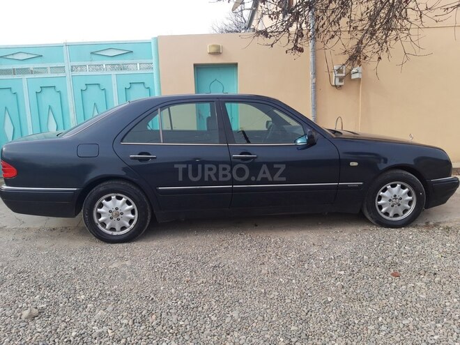 Mercedes E 240 1999, 317,000 km - 2.4 l - Ağstafa