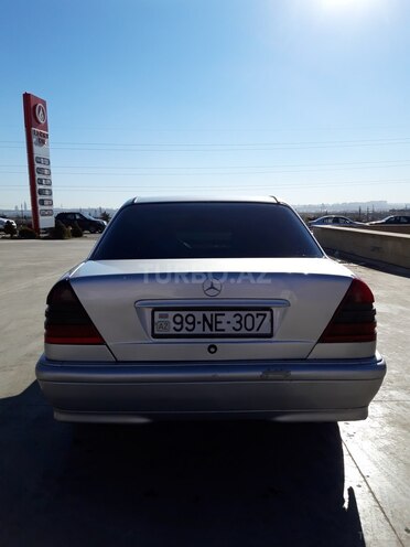 Mercedes C 200 1999, 290,000 km - 2.0 l - Bakı