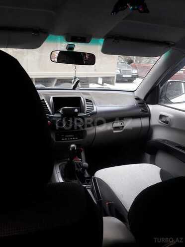 Mitsubishi L200 2010, 195,000 km - 2.5 l - Bakı