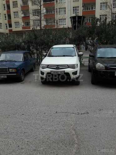 Mitsubishi L200 2010, 195,000 km - 2.5 l - Bakı