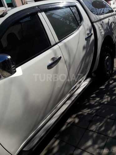 Mitsubishi L200 2010, 195,000 km - 2.5 l - Bakı