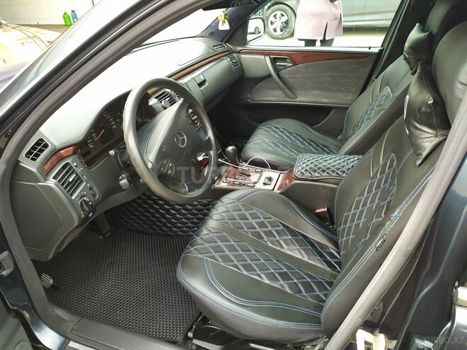 Mercedes E 220 2001, 280,000 km - 2.2 l - Sumqayıt