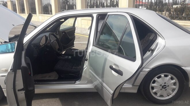Mercedes C 180 2000, 268,085 km - 1.8 l - Mingəçevir
