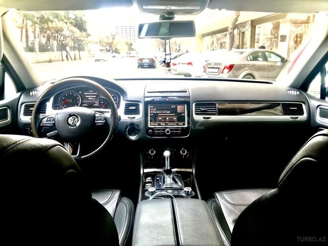 Volkswagen Touareg 2010, 97,300 km - 3.6 l - Bakı