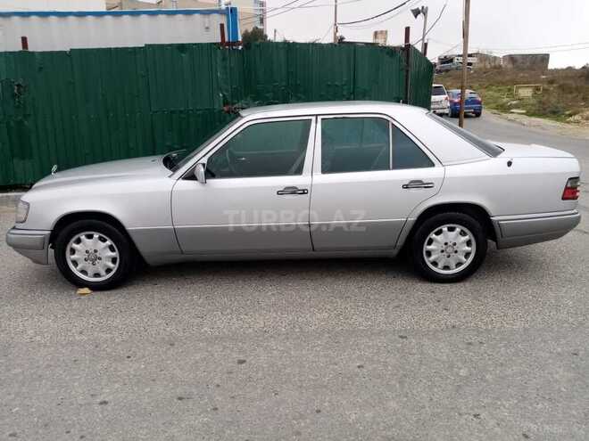 Mercedes E 220 1995, 267,000 km - 2.2 л - Bakı