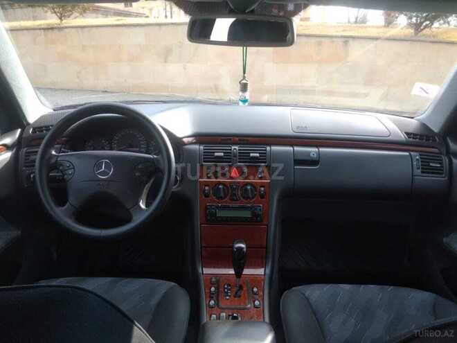 Mercedes E 240 2000, 241,000 km - 2.4 l - Qəbələ