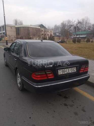Mercedes E 240 2000, 241,000 km - 2.4 l - Qəbələ