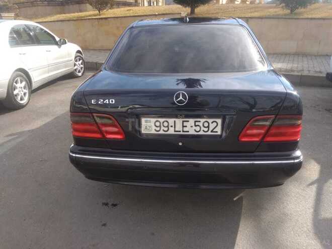 Mercedes E 240 2000, 241,000 km - 2.4 l - Qəbələ